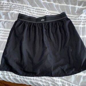 ALO Yoga Black Women's Skirt size L with built in shorts